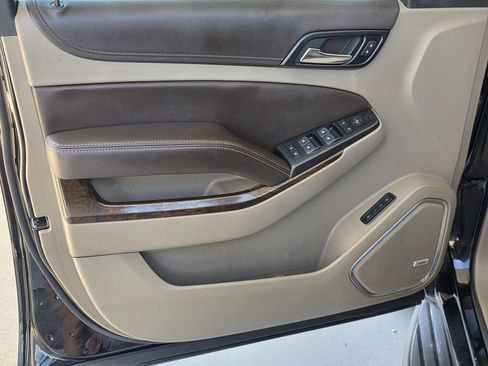 Used 2019 Chevrolet Suburban LT RWD image 35