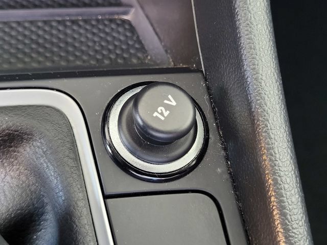 Used 2025 Volkswagen Jetta SE FWD image 12