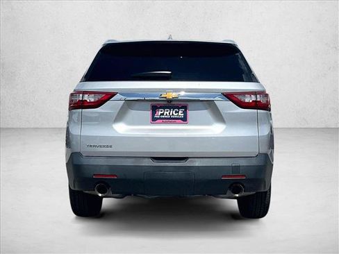 Used 2021 Chevrolet Traverse LS FWD image 4
