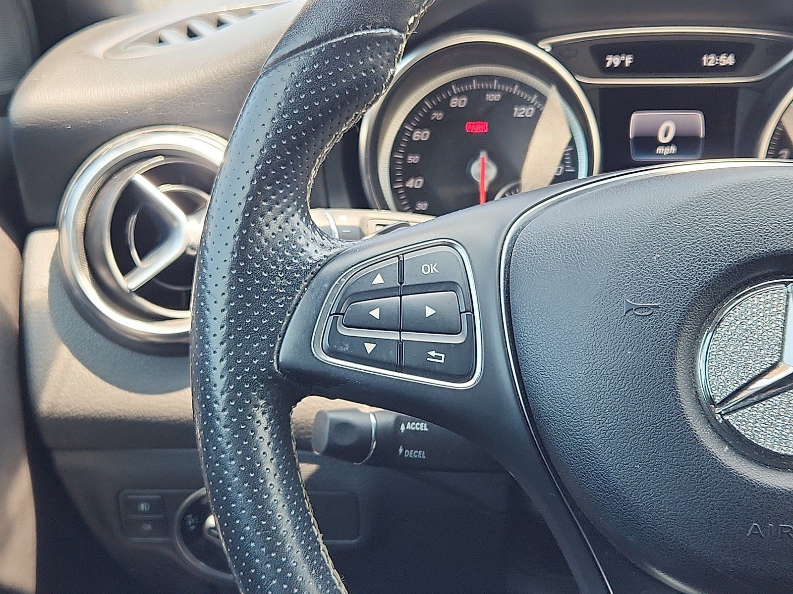 Used 2018 Mercedes-Benz GLA 250 4MATIC image 15