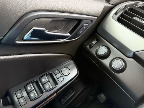 Used 2019 Chevrolet Tahoe LT image 33