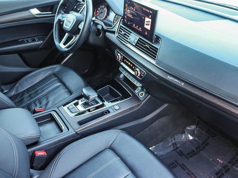 Used 2022 Audi Q5 2.0T Premium w/ Convenience Package image 17