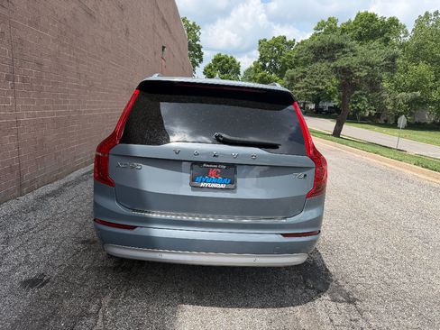 Used 2022 Volvo XC90 T6 Momentum w/ Protection Package Premier AWD/4WD image 5