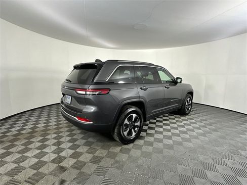 Certified 2022 Jeep Grand Cherokee Limited 4xe w/ Luxury Tech Group II image 6