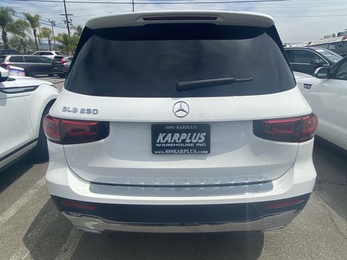 Used 2023 Mercedes-Benz GLB 250 w/ Premium Package Lite image 9
