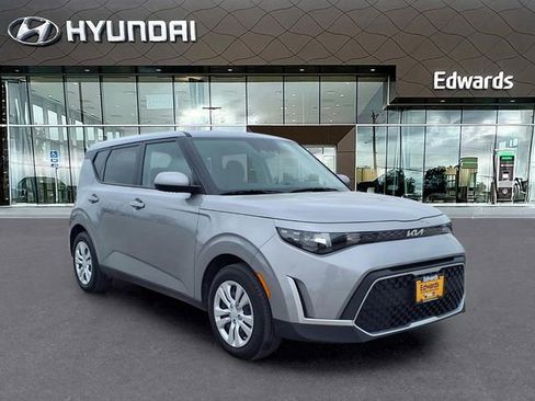 Used 2024 Kia Soul LX image 11