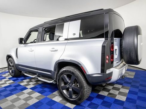 Used 2020 Land Rover Defender 110 SE image 7