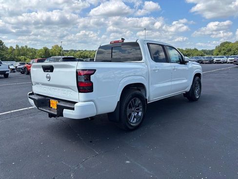 New 2025 Nissan Frontier SV w/ SV Convenience Package RWD image 3