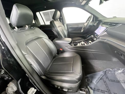 Used 2022 Jeep Grand Cherokee Overland image 29