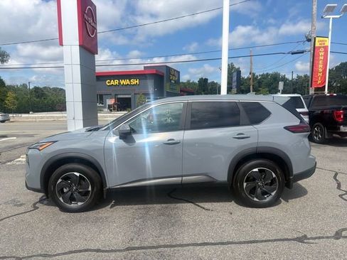 Used 2026 Nissan Rogue SV w/ Cold Weather Package AWD/4WD image 8