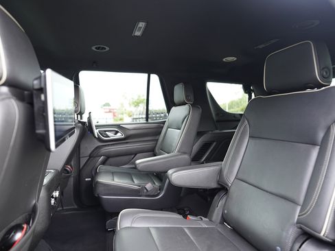 Used 2022 GMC Yukon SLT w/ SLT Luxury Package RWD image 51