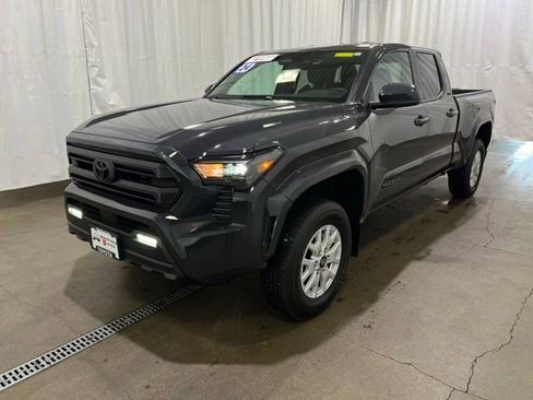 Certified 2024 Toyota Tacoma SR5 AWD/4WD image 8