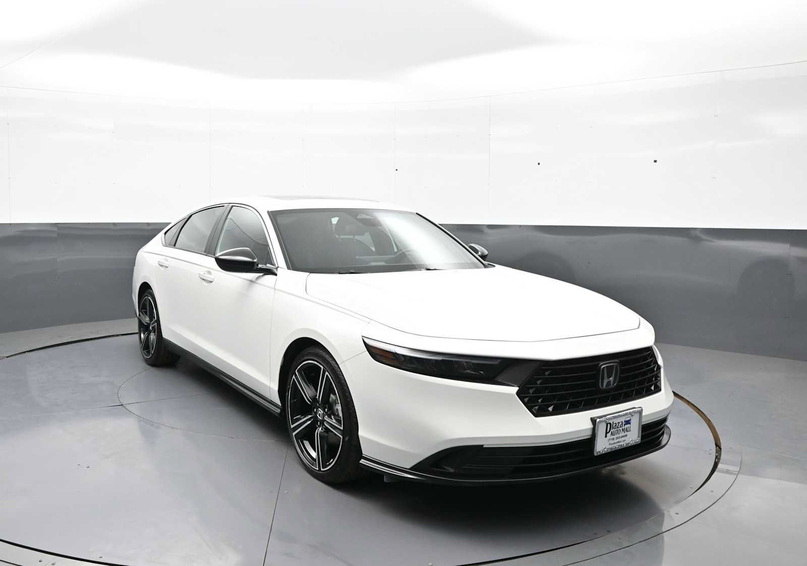 Used 2025 Honda Accord Sport image 3