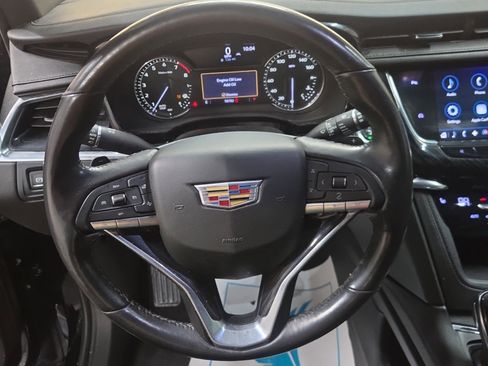 Used 2020 Cadillac XT6 Premium Luxury image 11