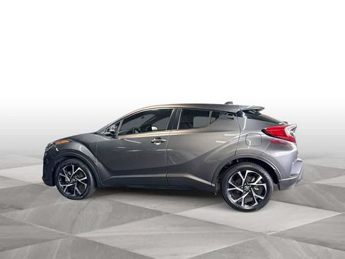 Used 2022 Toyota C-HR XLE FWD image 5