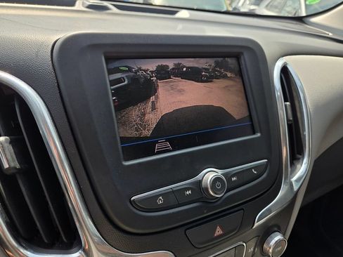 Used 2021 Chevrolet Equinox LS w/ LS Convenience Package FWD image 32