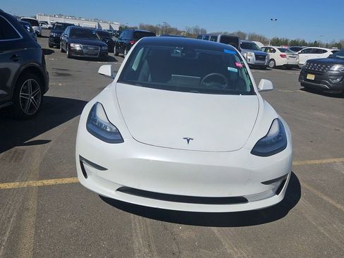 Used 2020 Tesla Model 3 Standard Range Plus RWD image 3