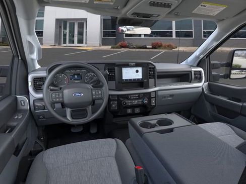 New 2026 Ford F250 XL w/ F-250 >10K GVWR Package image 9