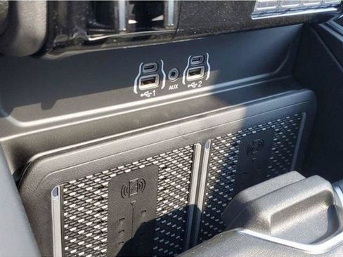 New 2026 RAM 2500 Laramie AWD/4WD image 30
