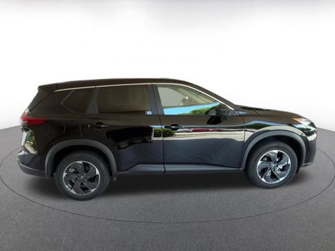 Used 2025 Nissan Rogue SV FWD image 16