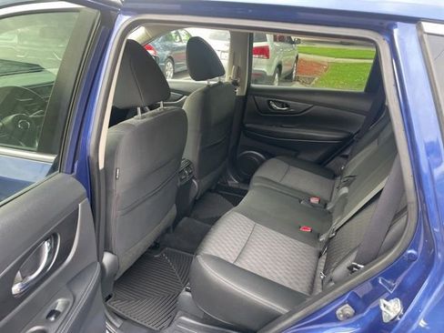 Used 2018 Nissan Rogue SV w/ Premium Package AWD/4WD image 32