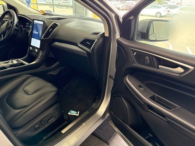 Used 2021 Ford Edge Titanium w/ Cargo Accessory Package AWD/4WD image 7