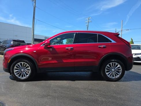 Used 2024 Cadillac XT4 Premium Luxury w/ Cold Weather Package AWD/4WD image 4