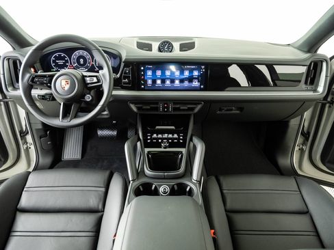 New 2026 Porsche Cayenne Coupe AWD/4WD image 19
