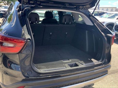 Used 2025 Chevrolet Trax LT w/ Driver Confidence Package FWD image 4
