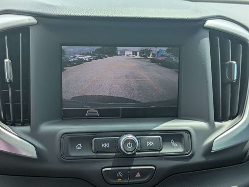 Used 2024 GMC Terrain SLE w/ Elevation Edition FWD image 21