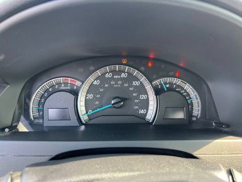 Used 2014 Toyota Camry SE FWD image 11