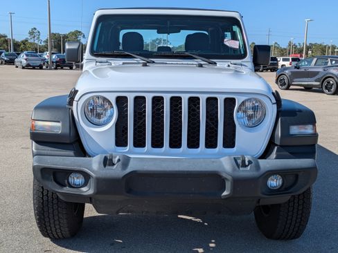 Used 2020 Jeep Gladiator Sport w/ Trailer Tow Package image 3