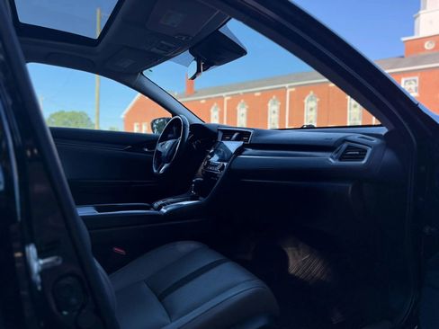Used 2019 Honda Civic EX-L image 12
