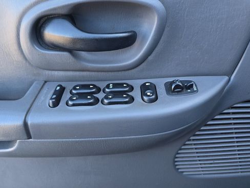 Used 2003 Ford F150 XLT image 11