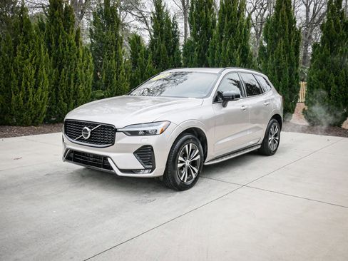Used 2024 Volvo XC60 B5 Core image 5