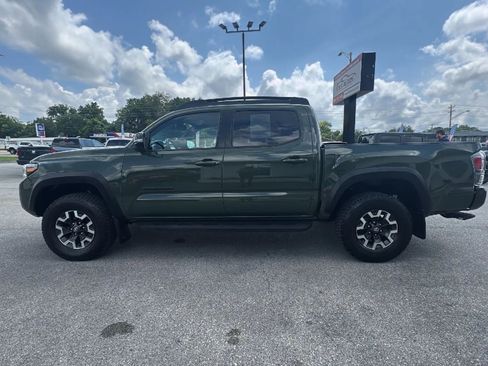 Used 2021 Toyota Tacoma TRD Off-Road w/ TRD Premium Off Road Package AWD/4WD image 2