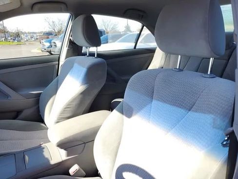 Used 2011 Toyota Camry XLE image 18