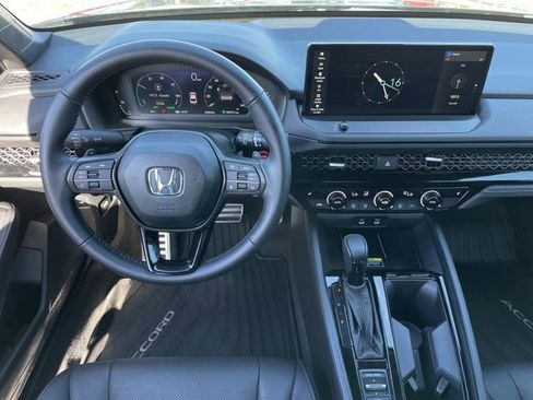 Used 2025 Honda Accord Sport image 11