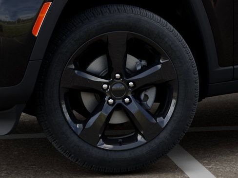 New 2026 Jeep Grand Cherokee Limited w/ Limited Altitude Package RWD image 8