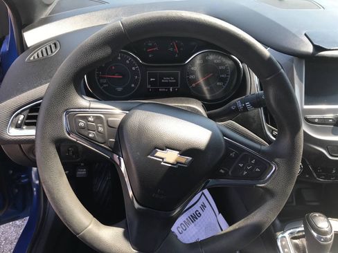 Used 2016 Chevrolet Cruze LT w/ Convenience Package FWD image 9