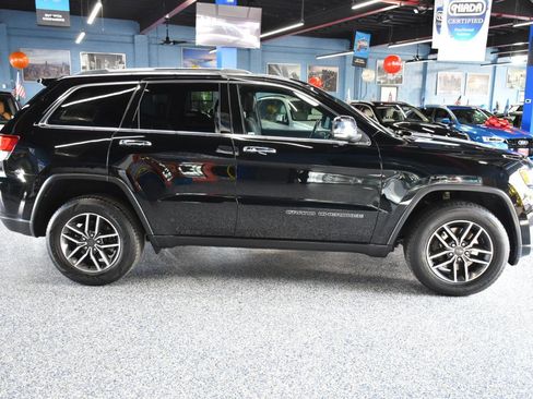 Used 2021 Jeep Grand Cherokee Limited AWD/4WD image 2