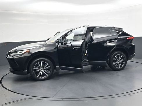 Used 2023 Toyota Venza LE AWD/4WD image 41