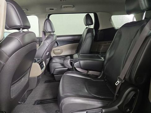 Used 2025 Kia Carnival image 15