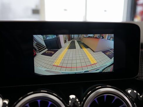 Used 2021 Mercedes-Benz GLB 250 GLB 250 image 7