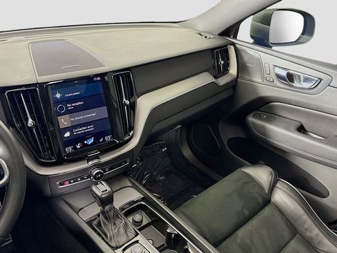 Used 2019 Volvo XC60 T6 R-Design image 25