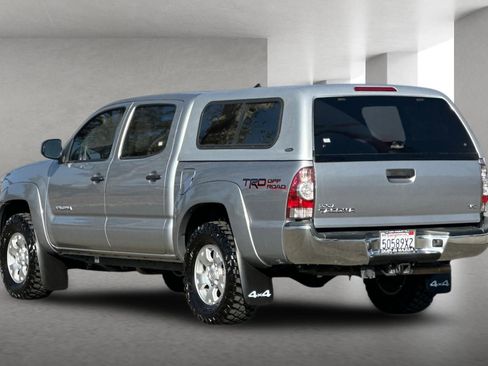 Used 2015 Toyota Tacoma 4x4 Double Cab w/ TRD Off-Road Package image 6