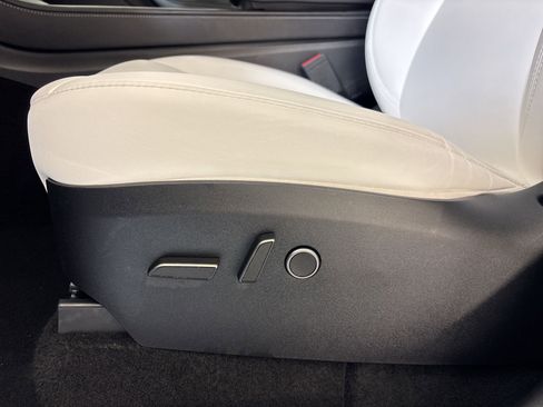 Used 2024 Tesla Model Y Long Range image 12