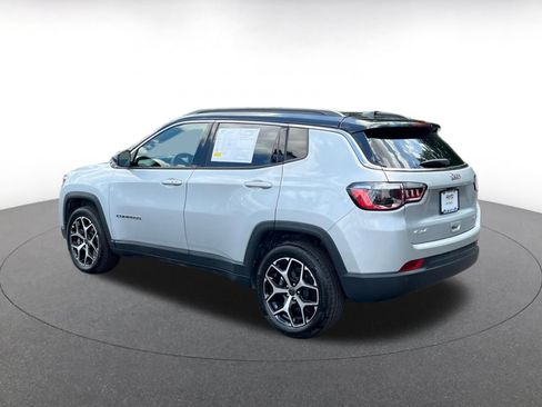 Used 2025 Jeep Compass Limited AWD/4WD image 10