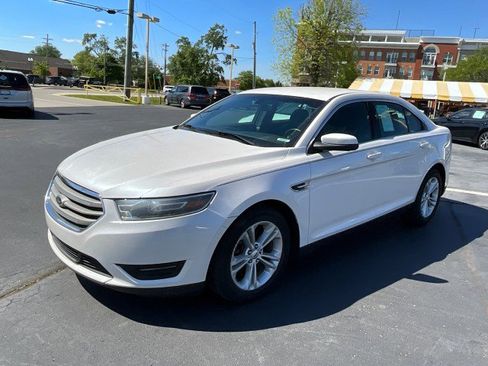 Used 2015 Ford Taurus SEL FWD image 3