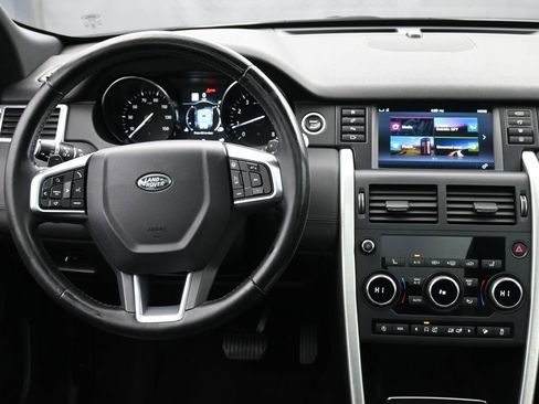Used 2018 Land Rover Discovery Sport HSE image 11